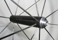 Lightweight front hub